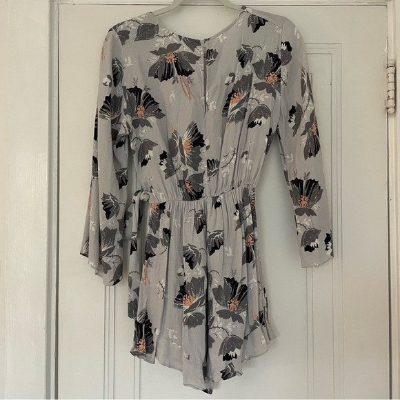 ASTR romper, size small - Picture 2 of 4